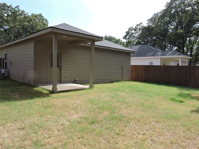 106 Navajo Drive, Mabank, TX 75156