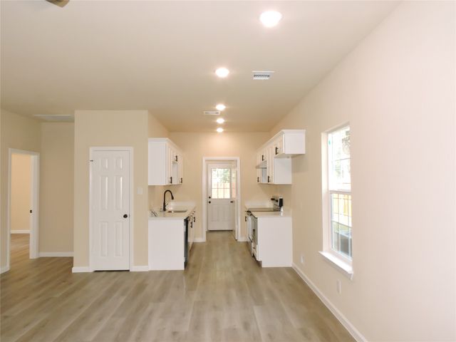 106 Navajo Drive, Mabank, TX 75156