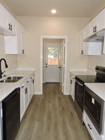 106 Navajo Drive, Mabank, TX 75156