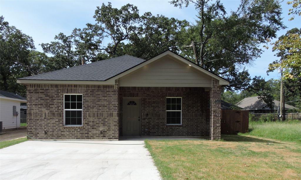 106 Navajo Drive, Mabank, TX 75156