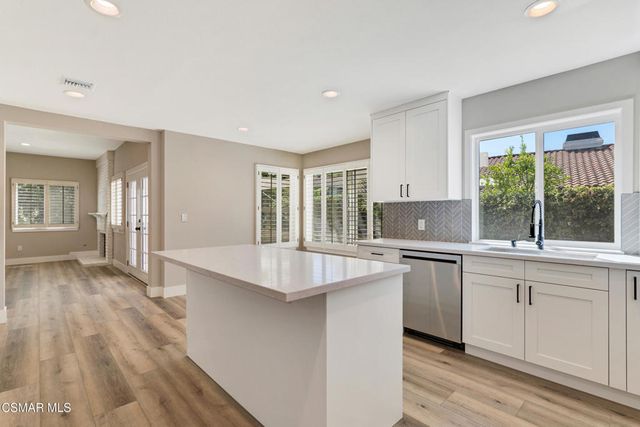 260 Goldenwood Circle, Simi Valley, CA 93065