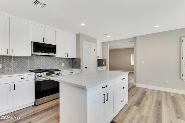 260 Goldenwood Circle, Simi Valley, CA 93065