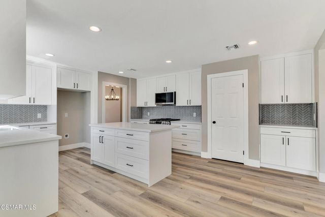 260 Goldenwood Circle, Simi Valley, CA 93065