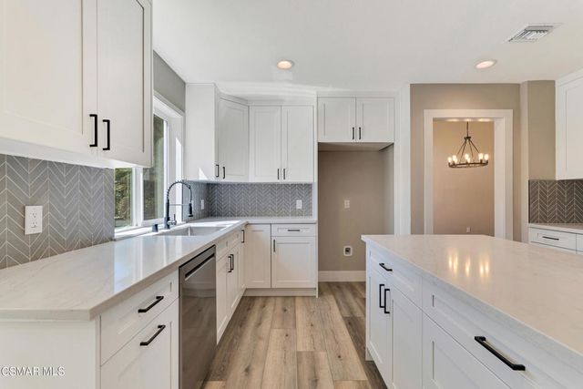 260 Goldenwood Circle, Simi Valley, CA 93065