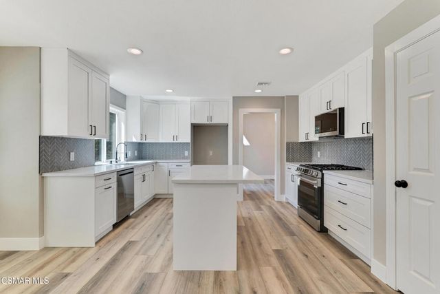260 Goldenwood Circle, Simi Valley, CA 93065