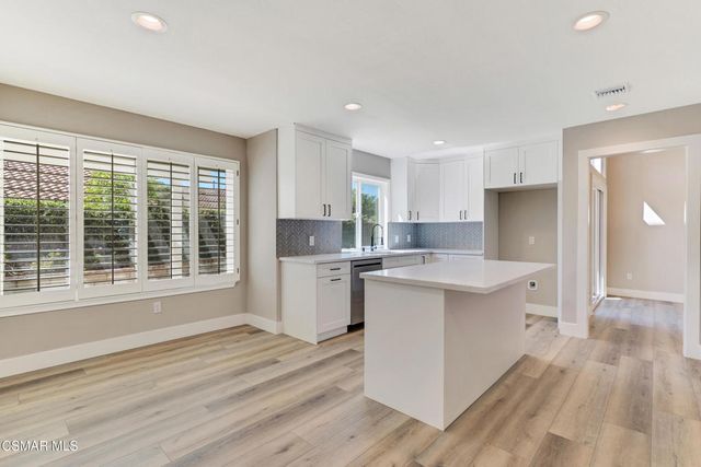 260 Goldenwood Circle, Simi Valley, CA 93065