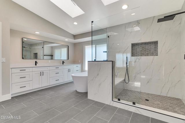 260 Goldenwood Circle, Simi Valley, CA 93065