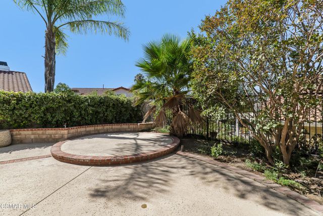 260 Goldenwood Circle, Simi Valley, CA 93065