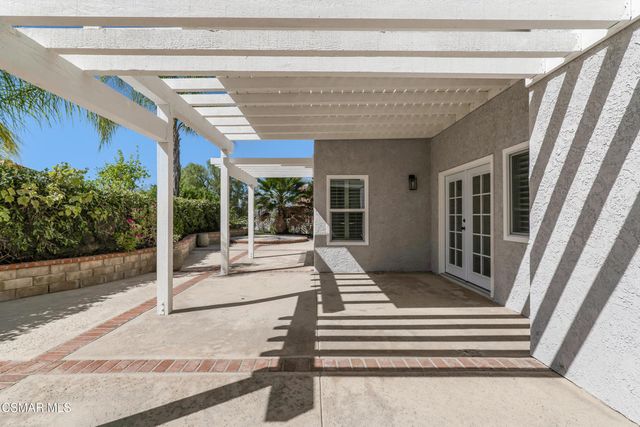 260 Goldenwood Circle, Simi Valley, CA 93065