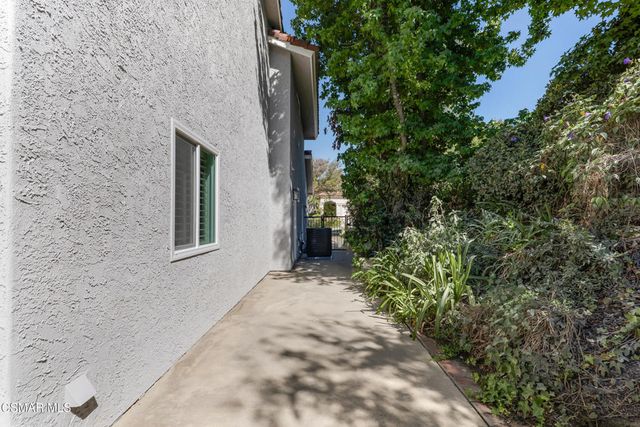 260 Goldenwood Circle, Simi Valley, CA 93065