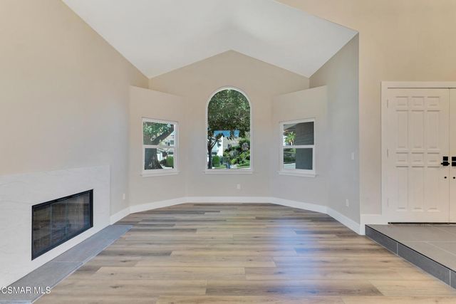 260 Goldenwood Circle, Simi Valley, CA 93065