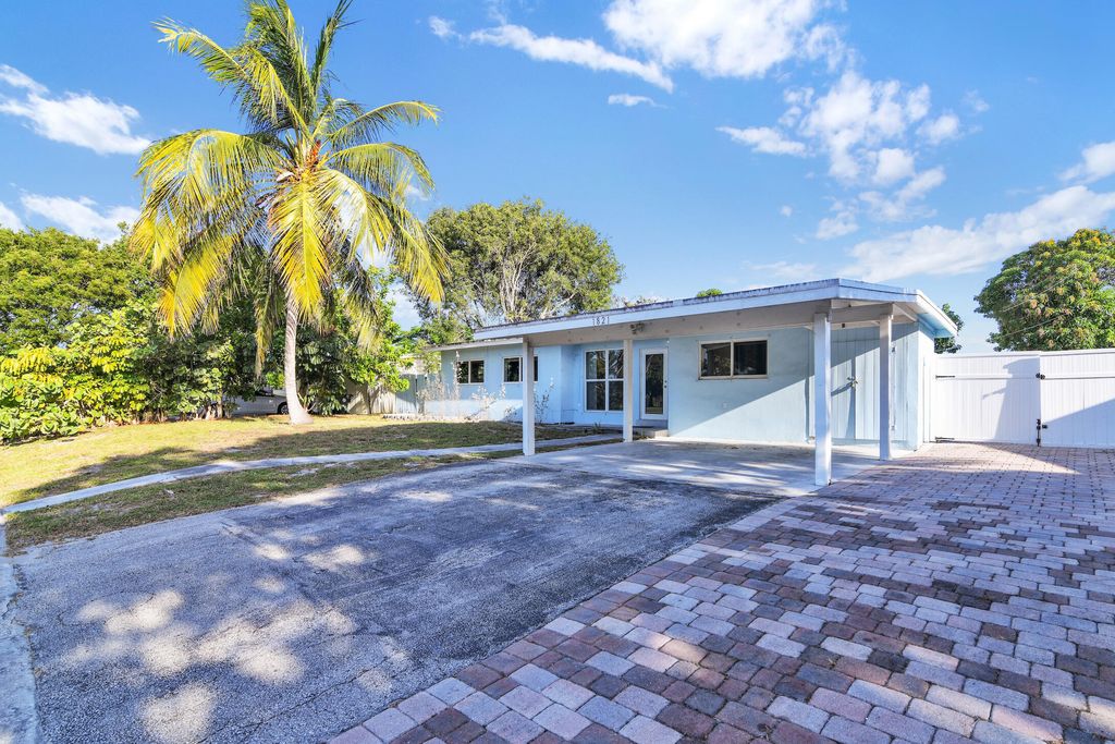 1821 Montague Street, Lake Worth Beach, FL 33461