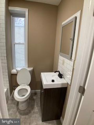 758 N DEKALB ST, Philadelphia, PA 19104