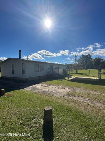 1232 Mears Lane, Clarkton, NC 28433