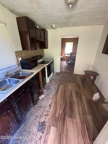 1232 Mears Lane, Clarkton, NC 28433