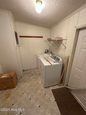 1232 Mears Lane, Clarkton, NC 28433