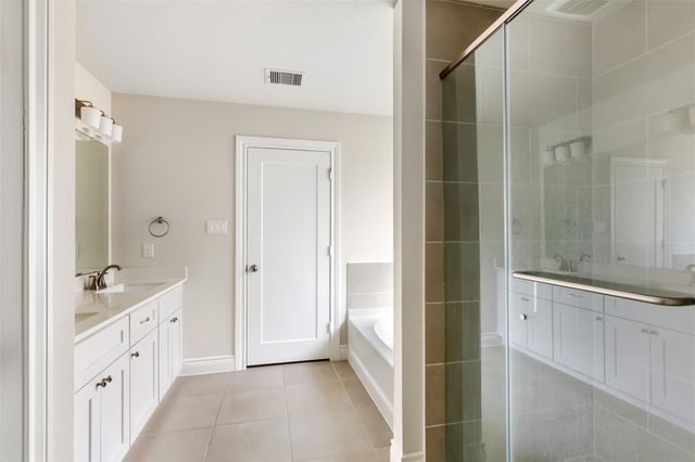 10240 Cabo Del Sol Drive, Cleveland, TX 77327