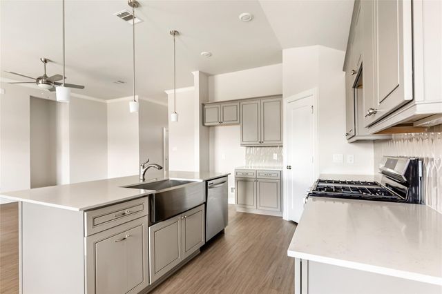 10240 Cabo Del Sol Drive, Cleveland, TX 77327