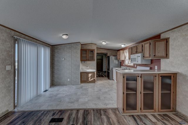 401 N SPRUCE, Rapid City, SD 57701