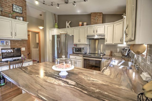 558 Spencer Drive, Evansville, WI 53536