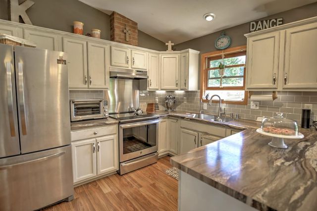 558 Spencer Drive, Evansville, WI 53536