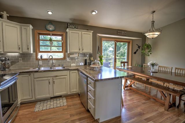 558 Spencer Drive, Evansville, WI 53536