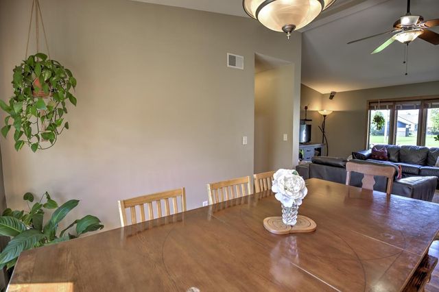558 Spencer Drive, Evansville, WI 53536