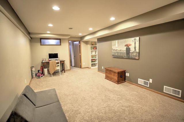 558 Spencer Drive, Evansville, WI 53536
