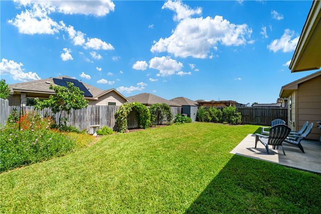 2221 Spoonbill Dr, Corpus Christi, TX 78414