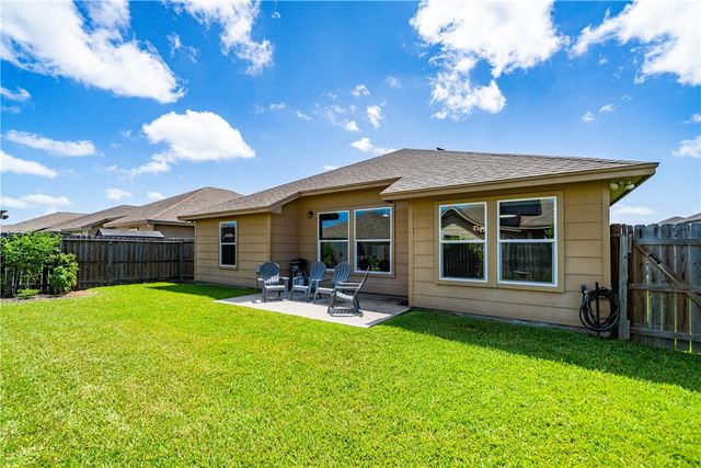 2221 Spoonbill Dr, Corpus Christi, TX 78414