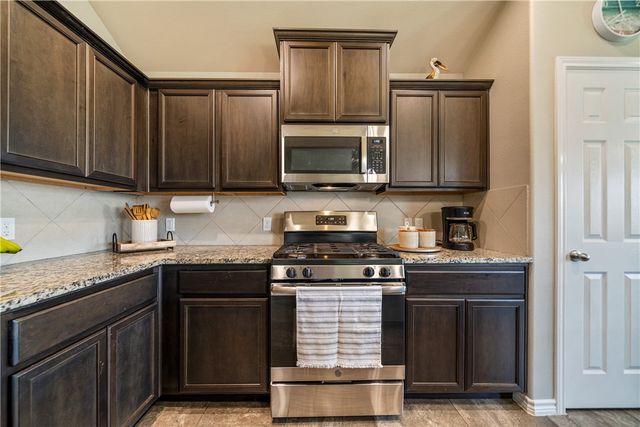 2221 Spoonbill Dr, Corpus Christi, TX 78414