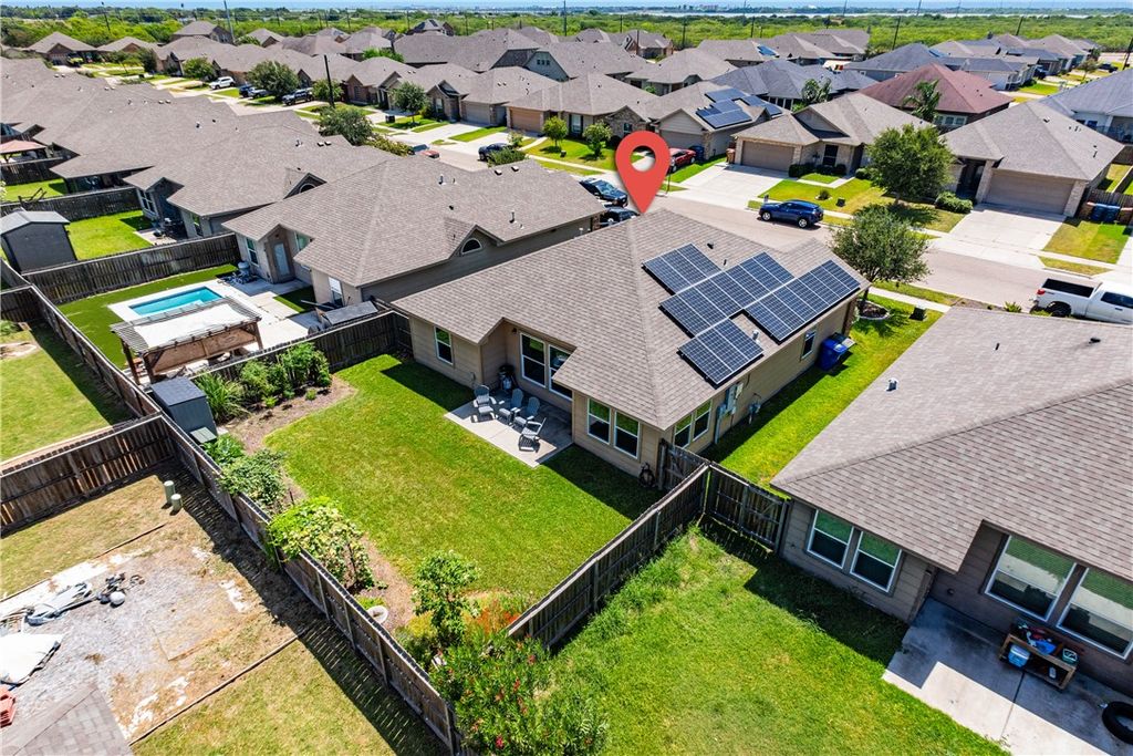 2221 Spoonbill Dr, Corpus Christi, TX 78414 — photo 2