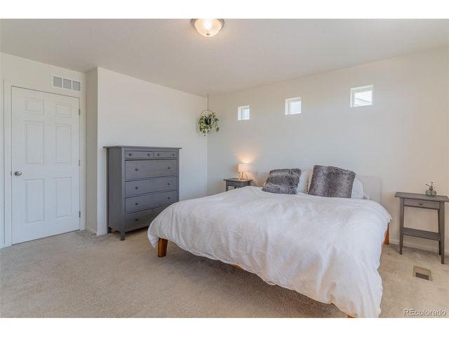 211 S Oak Hill St, Aurora, CO 80018