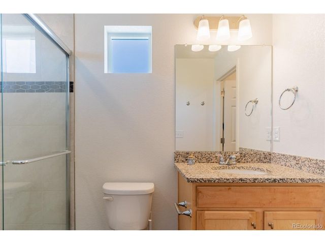 211 S Oak Hill St, Aurora, CO 80018