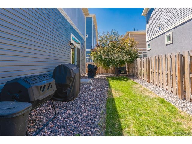 211 S Oak Hill St, Aurora, CO 80018