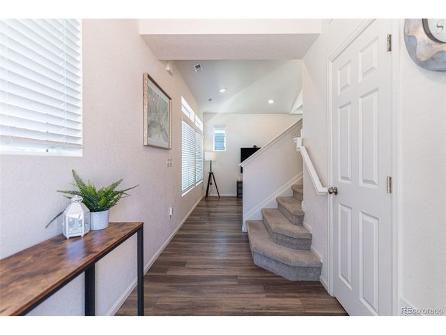 211 S Oak Hill St, Aurora, CO 80018