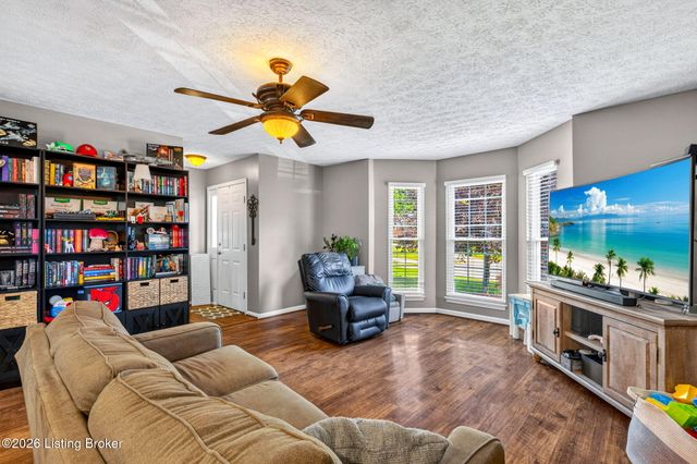 7900 Laura Jean Ct, Louisville, KY 40291