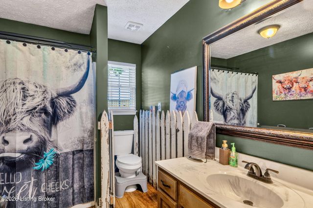 7900 Laura Jean Ct, Louisville, KY 40291