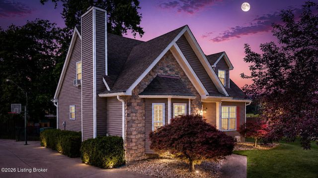 7900 Laura Jean Ct, Louisville, KY 40291