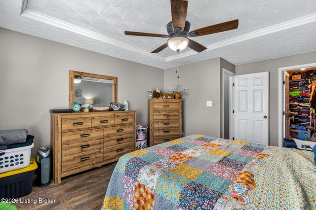 7900 Laura Jean Ct, Louisville, KY 40291