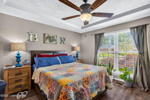 7900 Laura Jean Ct, Louisville, KY 40291