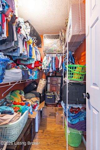 7900 Laura Jean Ct, Louisville, KY 40291