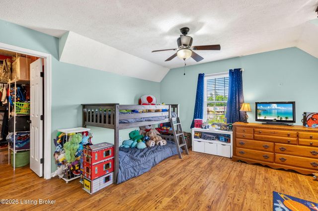 7900 Laura Jean Ct, Louisville, KY 40291
