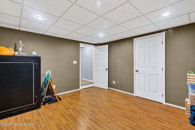 7900 Laura Jean Ct, Louisville, KY 40291