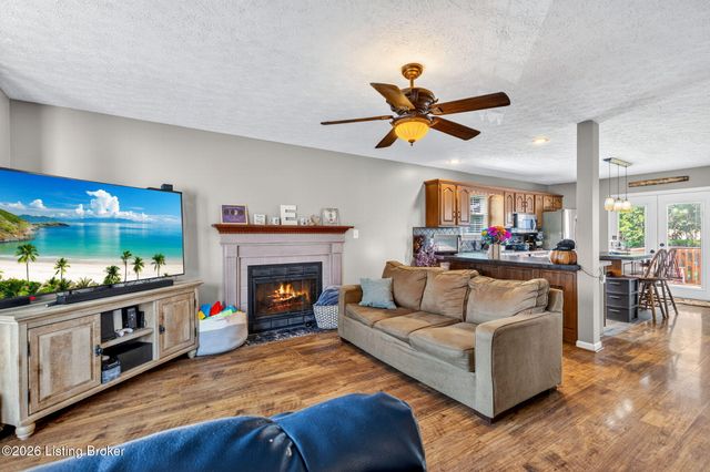 7900 Laura Jean Ct, Louisville, KY 40291