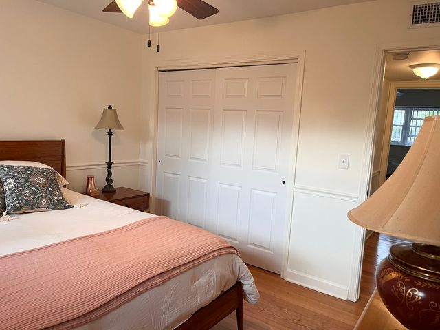 169 E Palatine Road J, Palatine, IL 60067