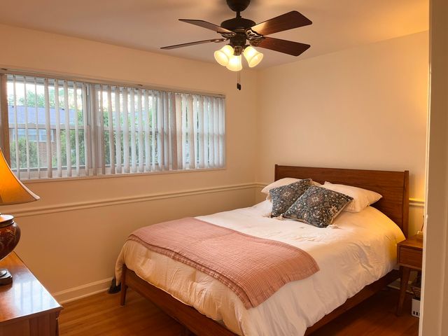 169 E Palatine Road J, Palatine, IL 60067