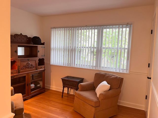 169 E Palatine Road J, Palatine, IL 60067