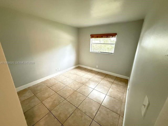 101 NE 41st St A1, Oakland Park, FL 33334