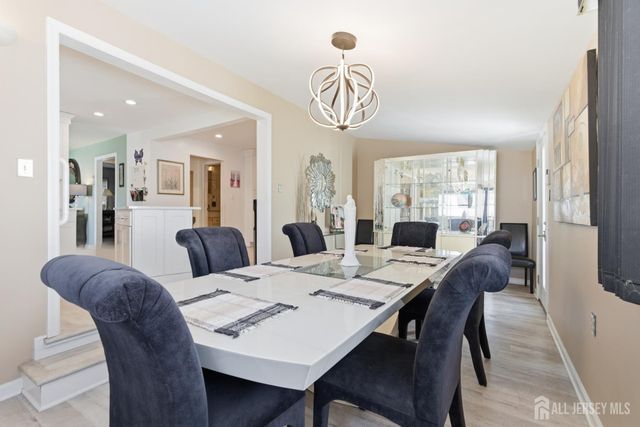 31 Pinetree Drive, Sayreville, NJ 08859